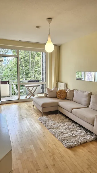 Zuhause mit 2 Zimmern und Balkon in Berlin Friedrichshain — photo 1